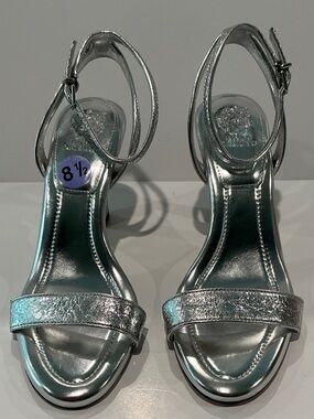 NWT Vince Caputo Silver Metallic Slingback Anklet with 4” Heels. Size 8.5